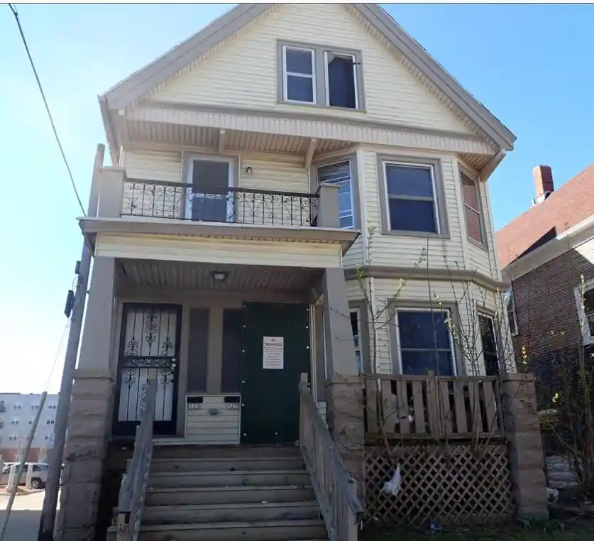 323-w-chambers-st-325-milwaukee-wi-53212/hzid_134e519e