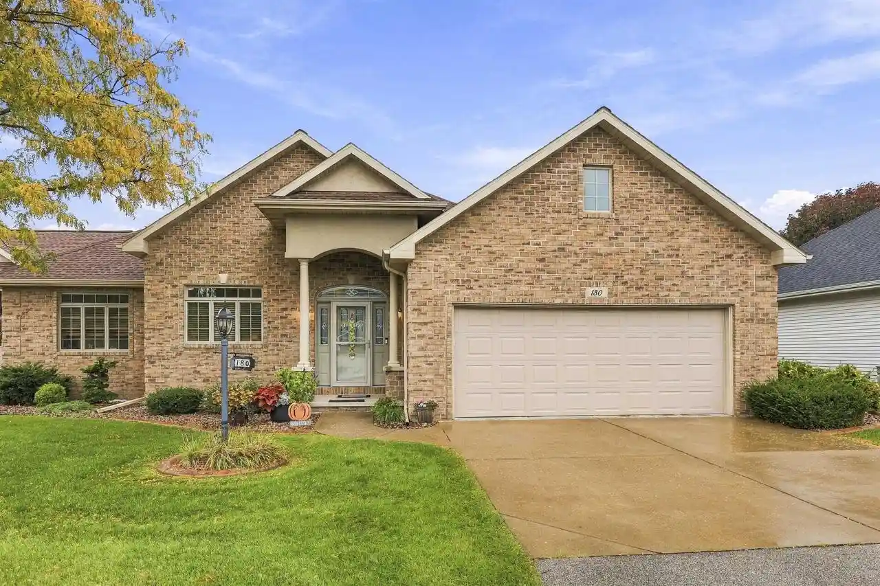 180-golf-crse-dr-wrightstown-wi-54180/hzid_eac2bcba