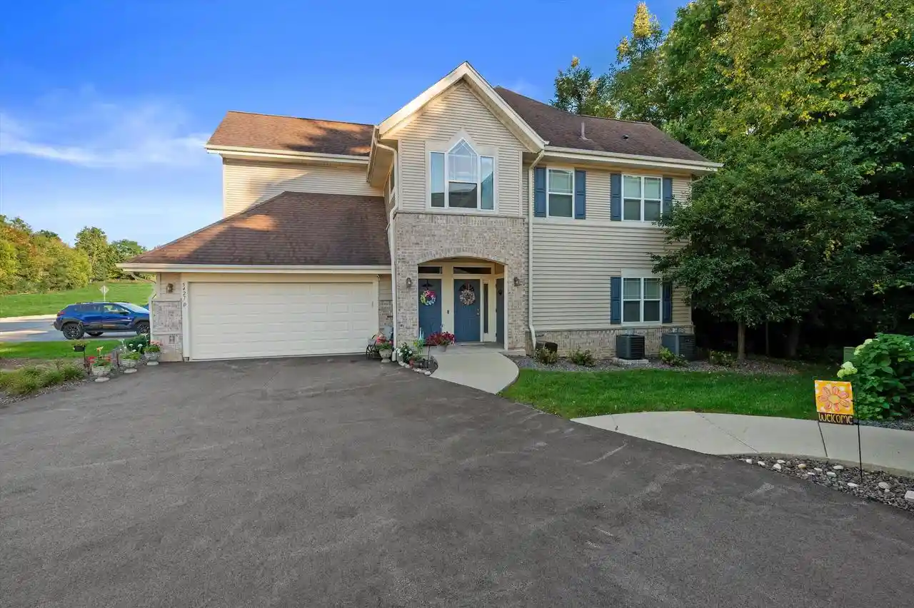 5427-w-cobblestone-way-d-franklin-wi-53132/hzid_69a49fa9
