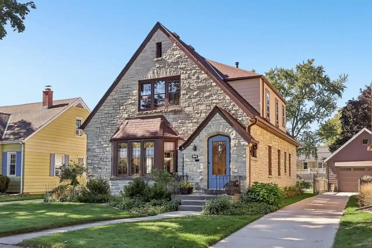 2365-n-82nd-street-milwaukee-wi-53213/hzid_fbb8dfc0