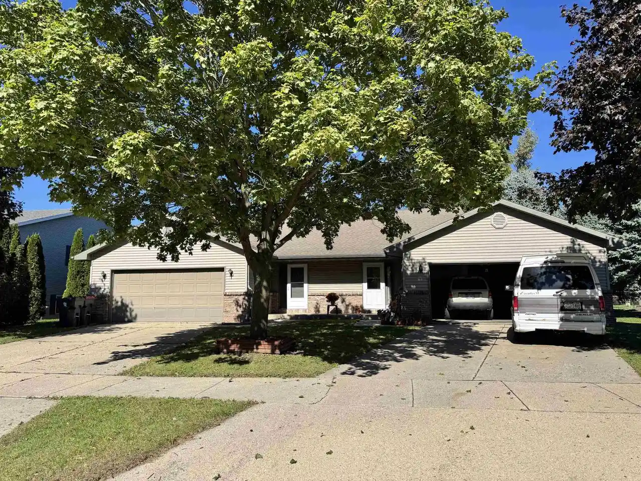 732-meadow-park-dr-clinton-wi-53525/hzid_682f20e3