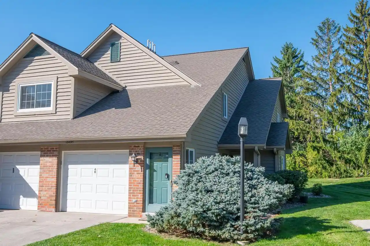 18695-brookfield-lake-ct-40-brookfield-wi-53045/hzid_6a256ed0