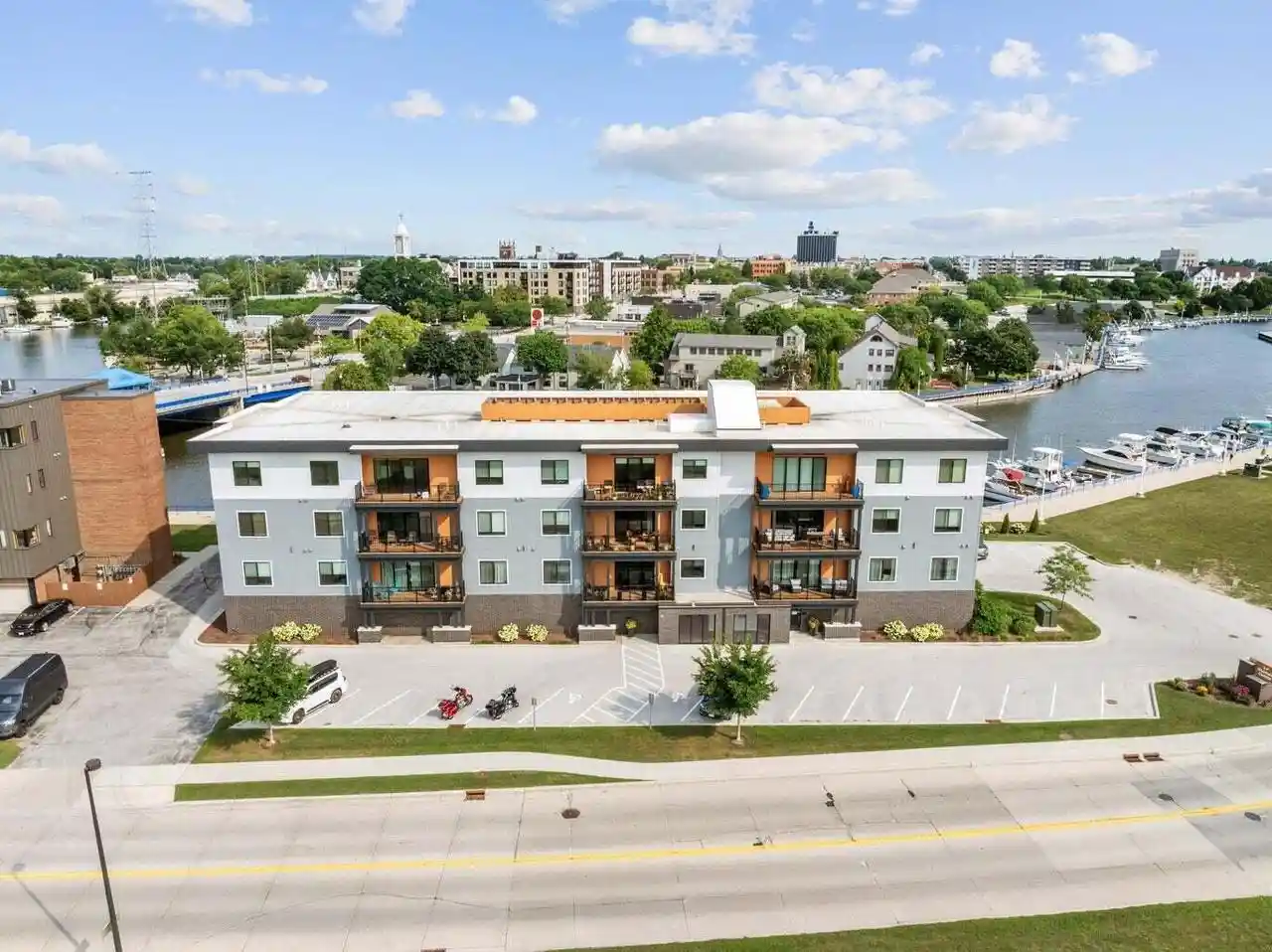 750-s-pier-dr-7-sheboygan-wi-53081/hzid_734d707c