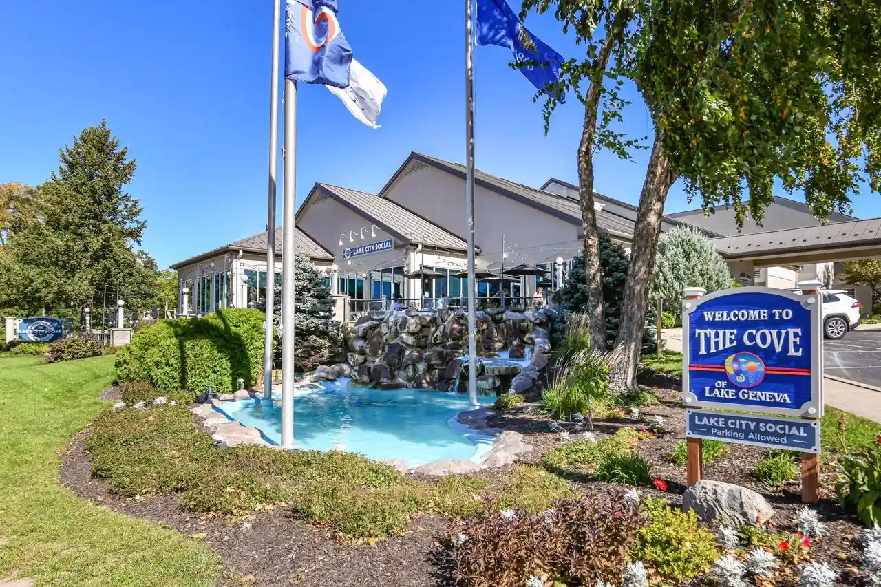 111-center-st-348-lake-geneva-wi-53147/hzid_ddddf3c5