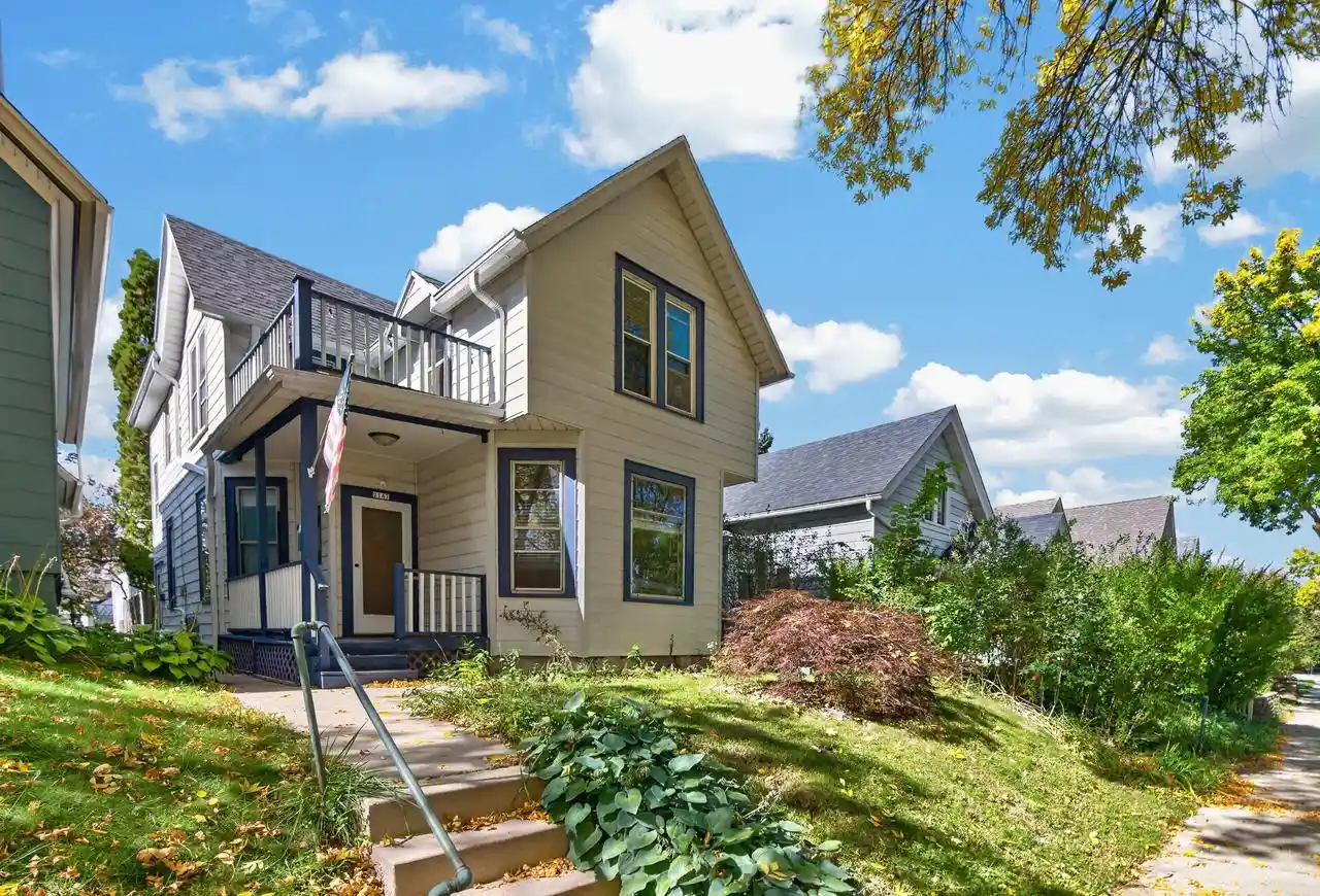 2147-s-mound-st-milwaukee-wi-53207/hzid_03c4ffae