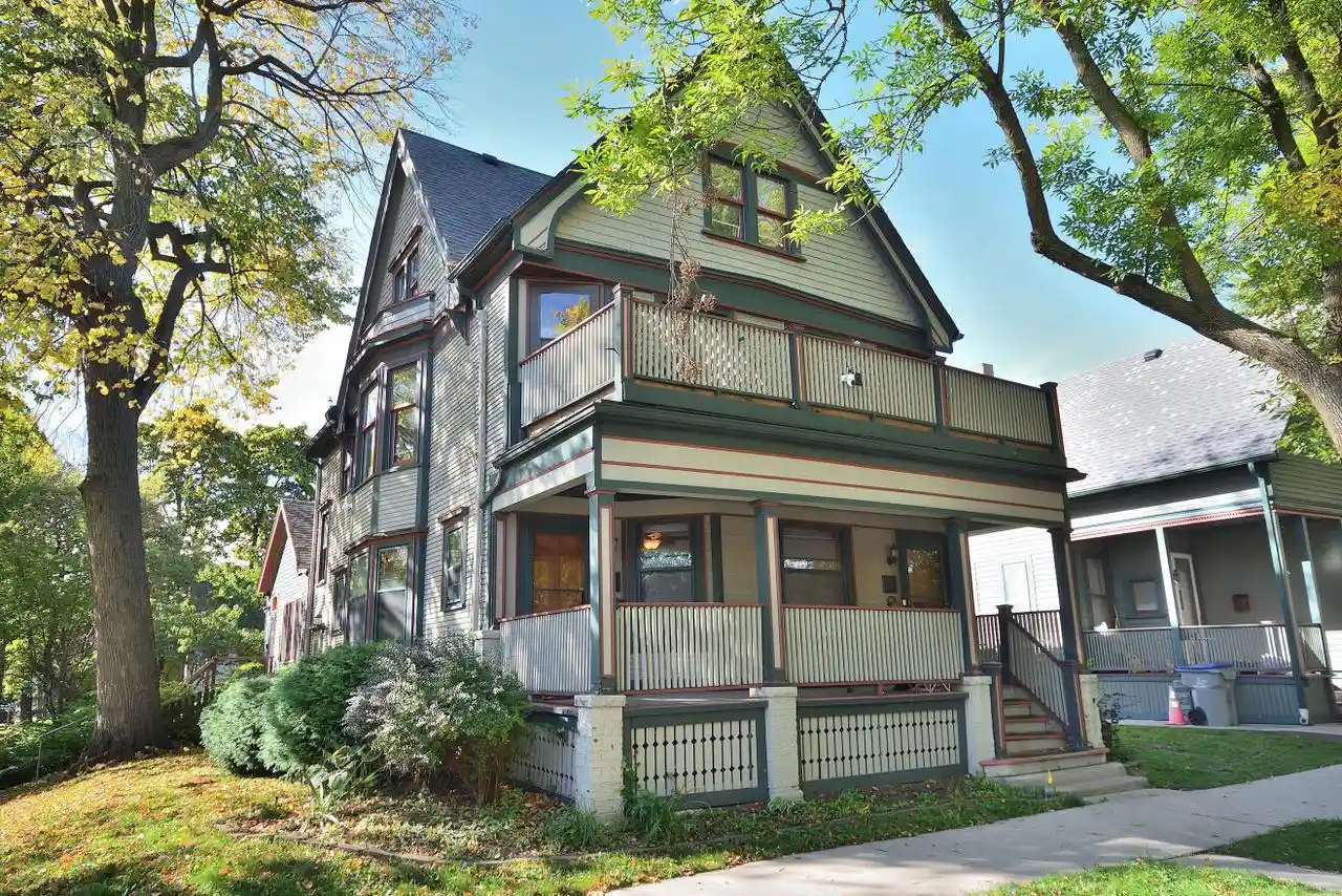 203-w-lloyd-st-203-milwaukee-wi-53212/hzid_05d57b08
