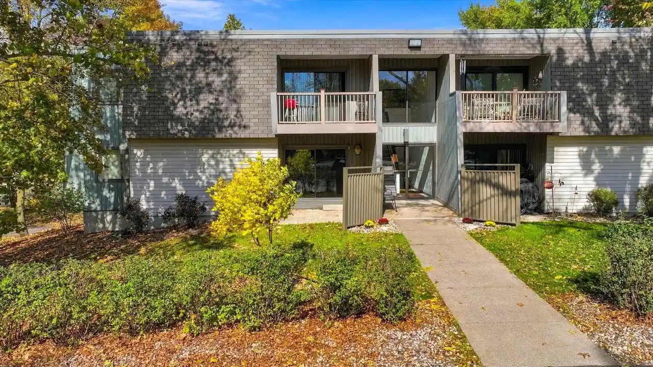 1609-sawyer-dr-106-marshfield-wi-54449/hzid_9d89789a