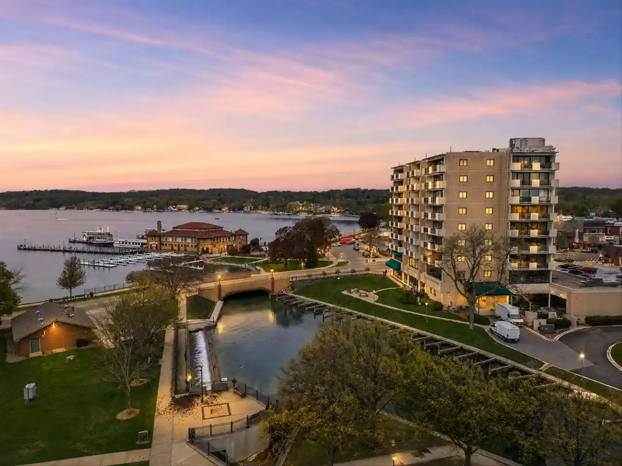 101-broad-st-901-lake-geneva-wi-53147/hzid_3b8ead73