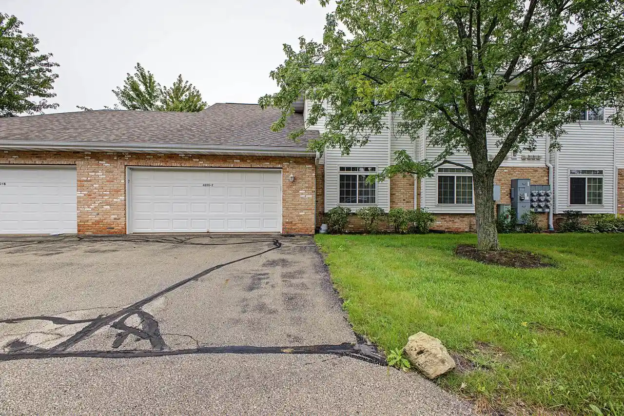 4225-e-taylor-harbor-7-mount-pleasant-wi-53403/hzid_3ebde836
