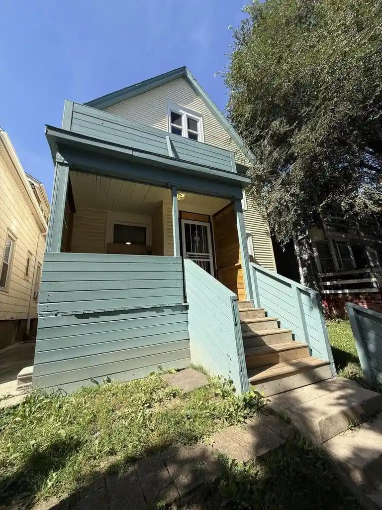 2123-n-33rd-street-a-milwaukee-wi-53208/hzid_2b991fd2