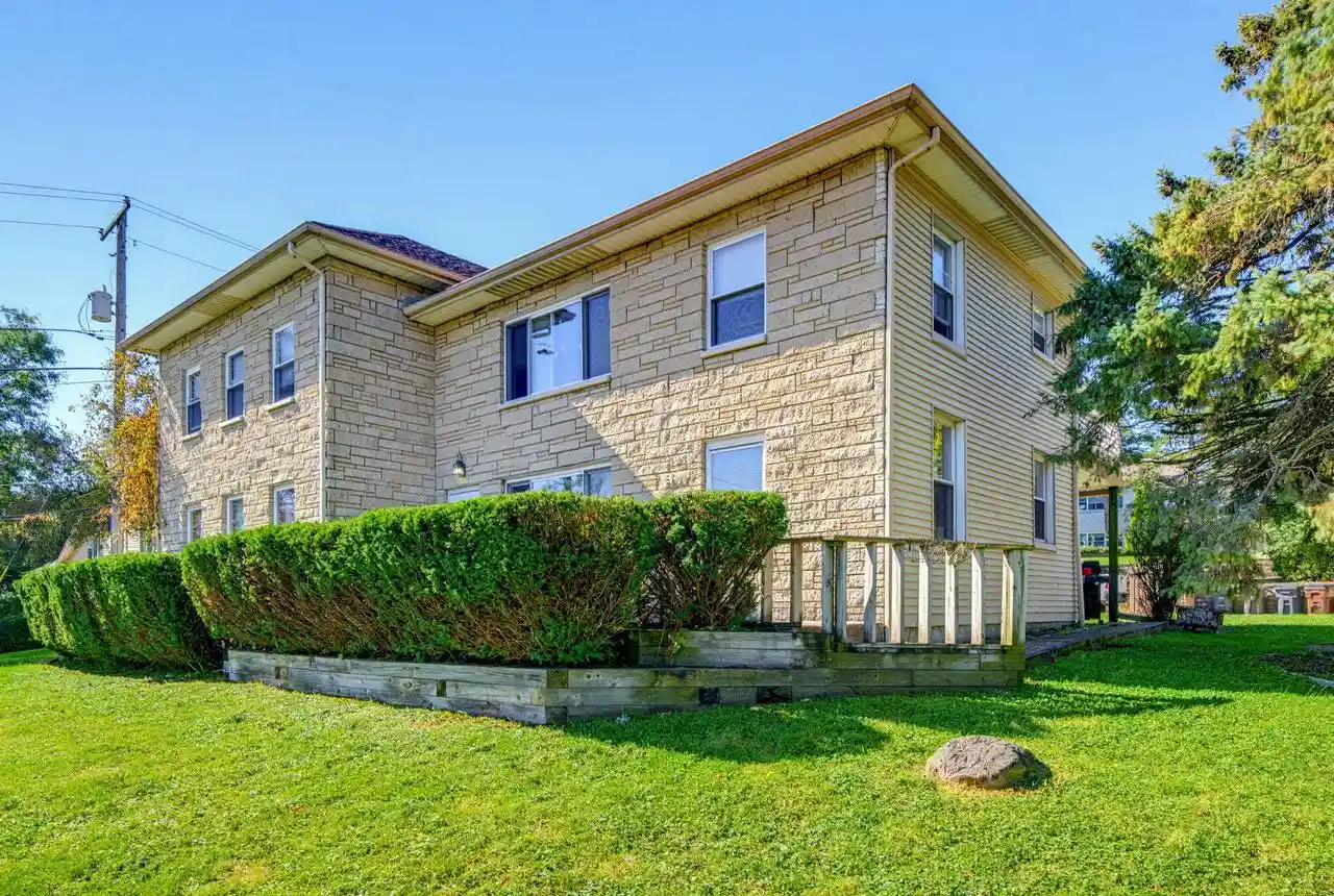 11102-w-04-forest-home-ave-franklin-wi-53132/hzid_89ed81bf