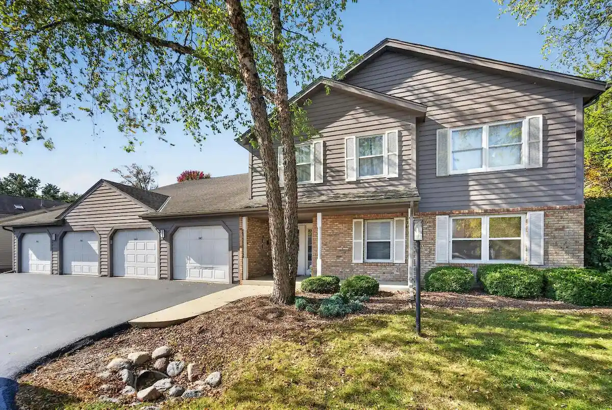 941-crestwood-dr-burlington-wi-53105/hzid_f1dbf244