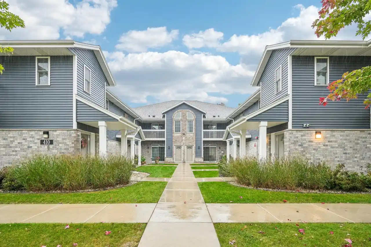 410-w-aspen-dr-3-oak-creek-wi-53154/hzid_a73999e8