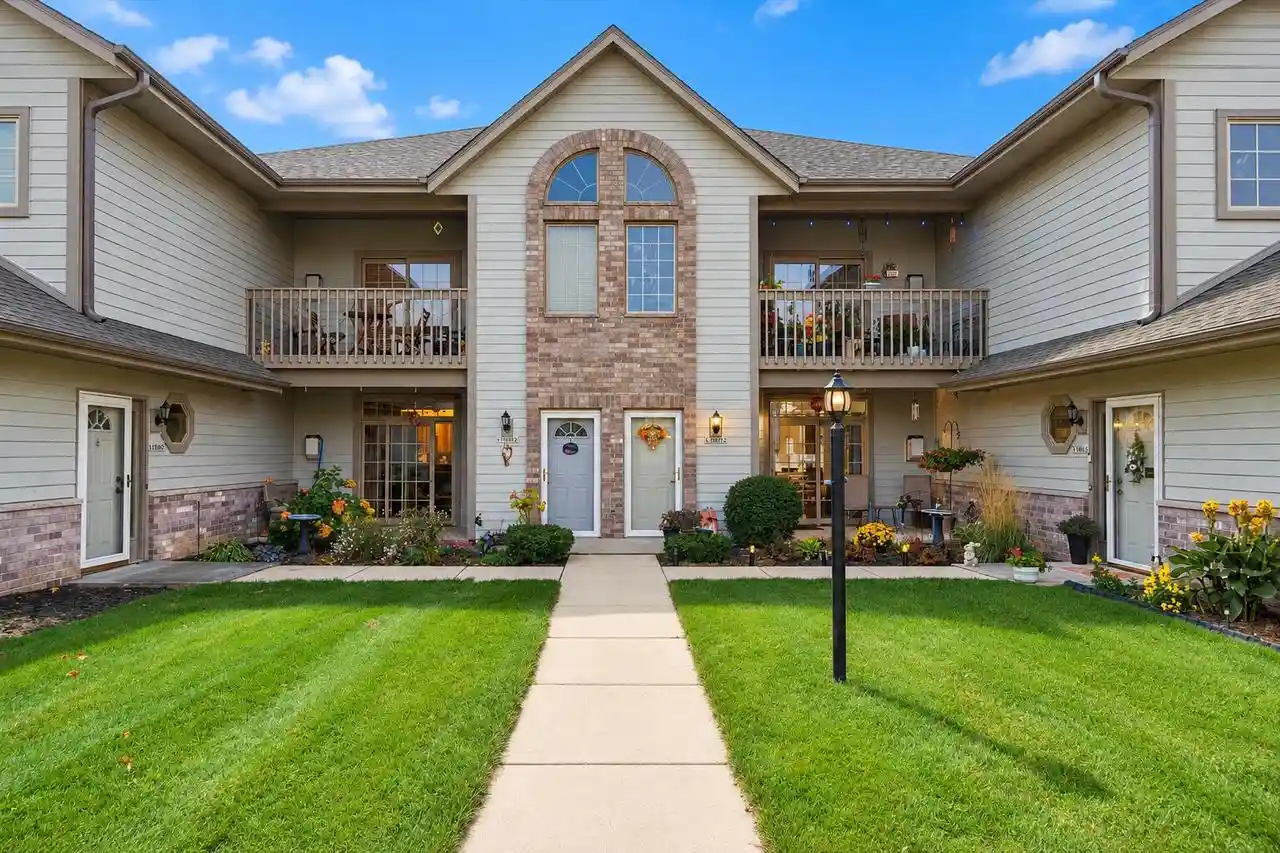 n161w18927-heather-lynn-cir-jackson-wi-53037/hzid_343b0c52