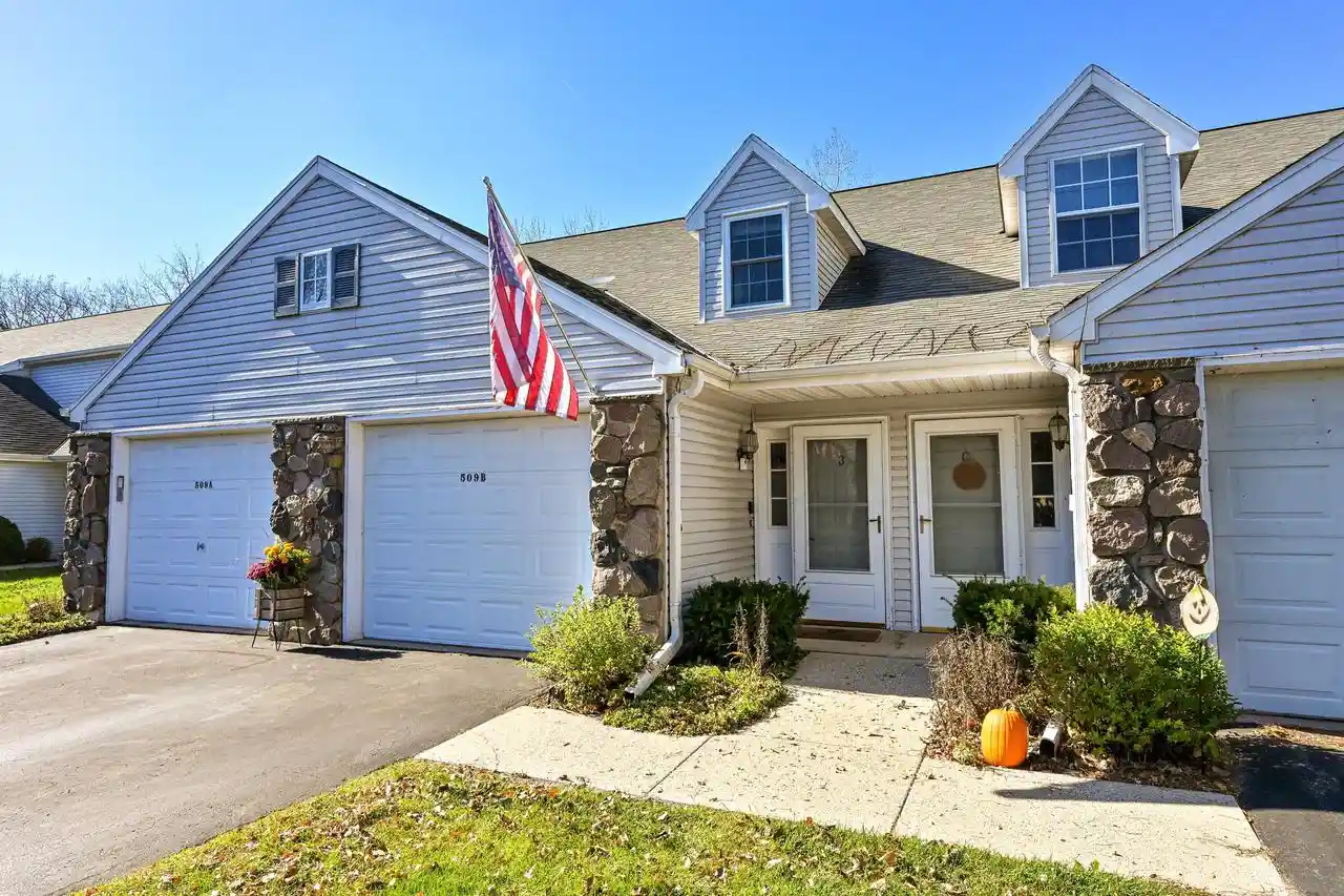 509-lake-blf-rd-b-thiensville-wi-53092/hzid_db9b7079