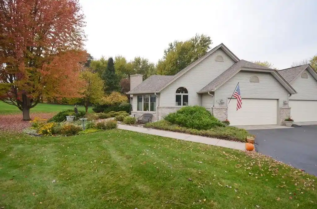 250-indian-mound-pkwy-9-whitewater-wi-53190/hzid_b38f08ee