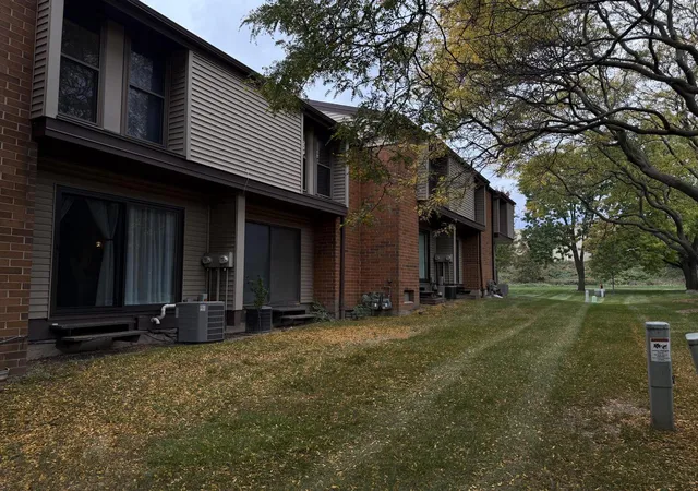 1651-w-edgerton-ave-h-milwaukee-wi-53221/hzid_b825d25b