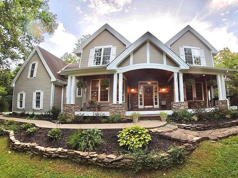 1st image of 3215 Cole Rd, New Richmond, OH 45157 | MLS# 