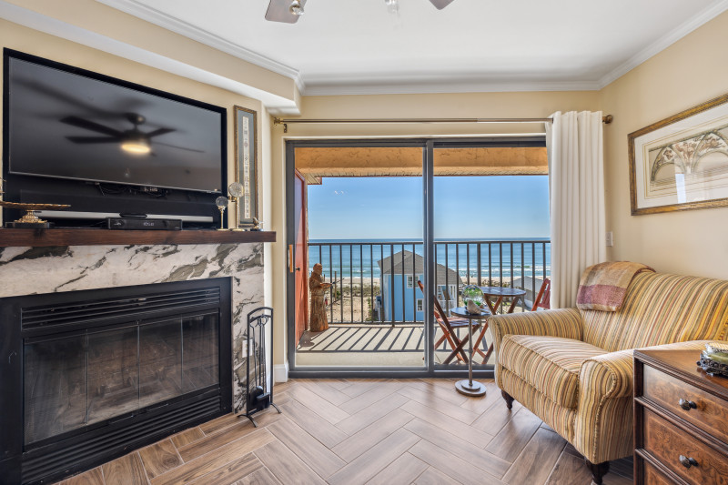 Photo 1 of House For Sale at 1518 Lake Park Blvd S 5D, Carolina Beach, NC 28428 | MLS# 100438536 | Listing updated on 2024-04-13