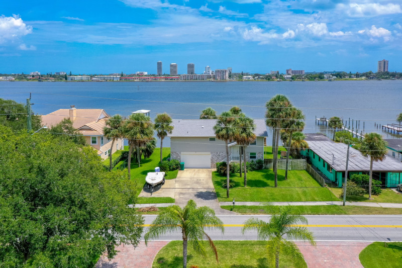 Homes for sale in Daytona Beach, FL | 1633 Riverside Drive, Daytona Beach, FL 32117 | MLS# A4681115