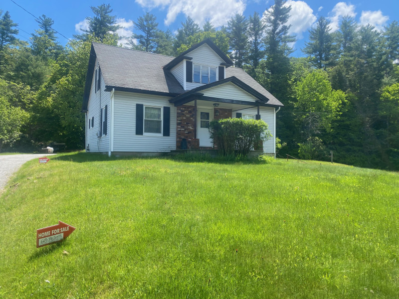 Homes for sale in Newport, NH | 552 S Main St, Newport, NH 03773 | MLS# 5083099