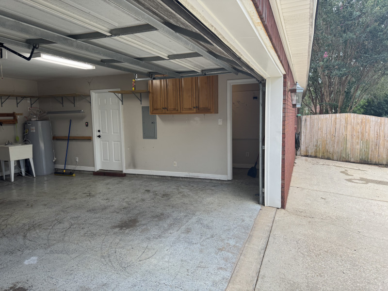 Photo 4 of House For Sale at 9217 Autumn Ct, Mobile, AL 36695 | MLS# 7831238 | Listing updated on 2026-09-07