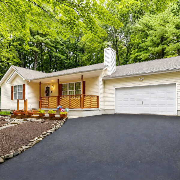 Photo 2 of House For Sale at 2733 Aspen Way, Saylorsburg, PA 18353 | MLS# PM144668 | Listing updated on 2026-09-11